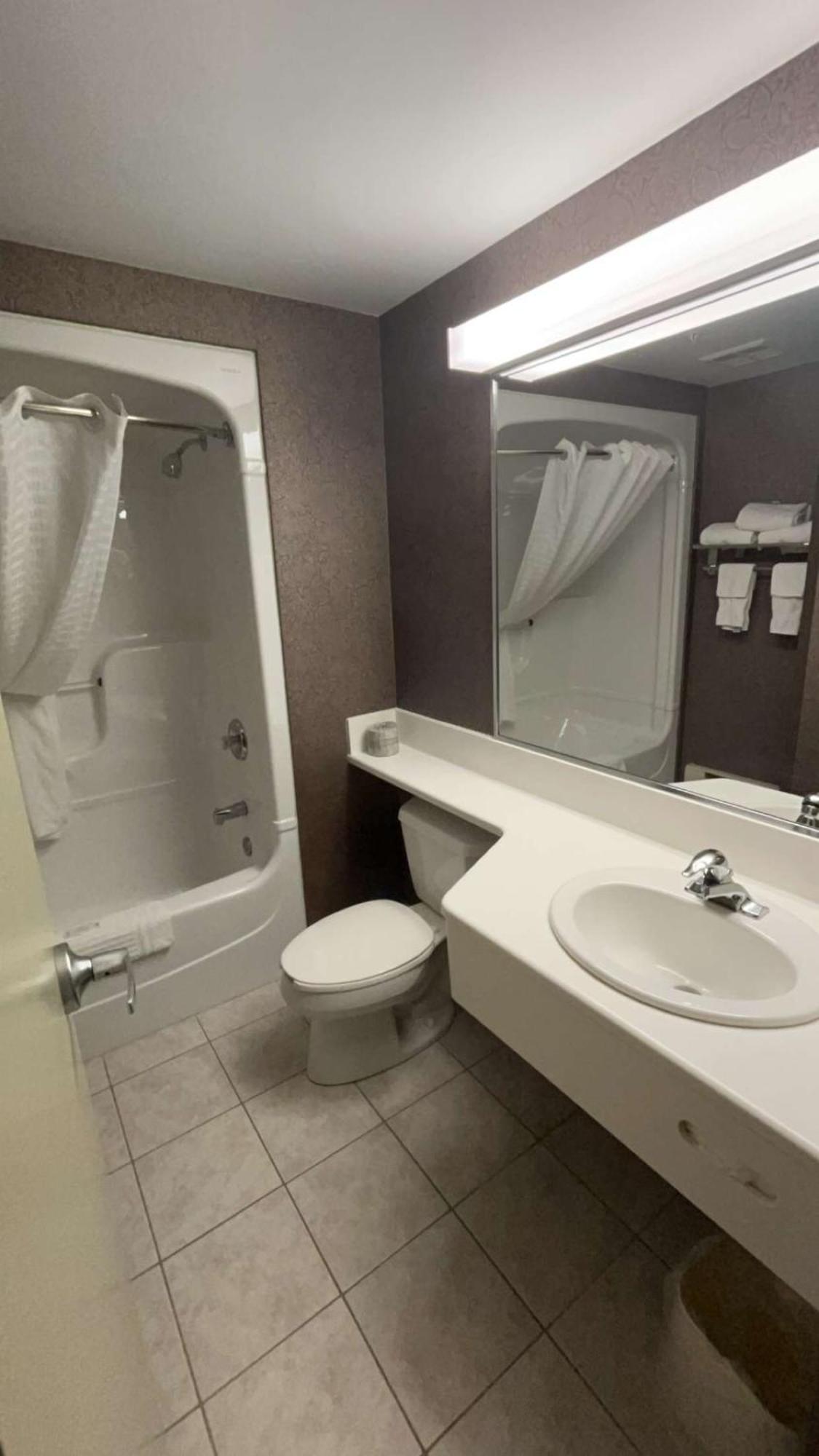 Inn Comfort Lundy's Lane 3*